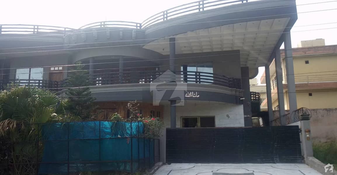 Corner Triple Storey House Is Available For Sale
