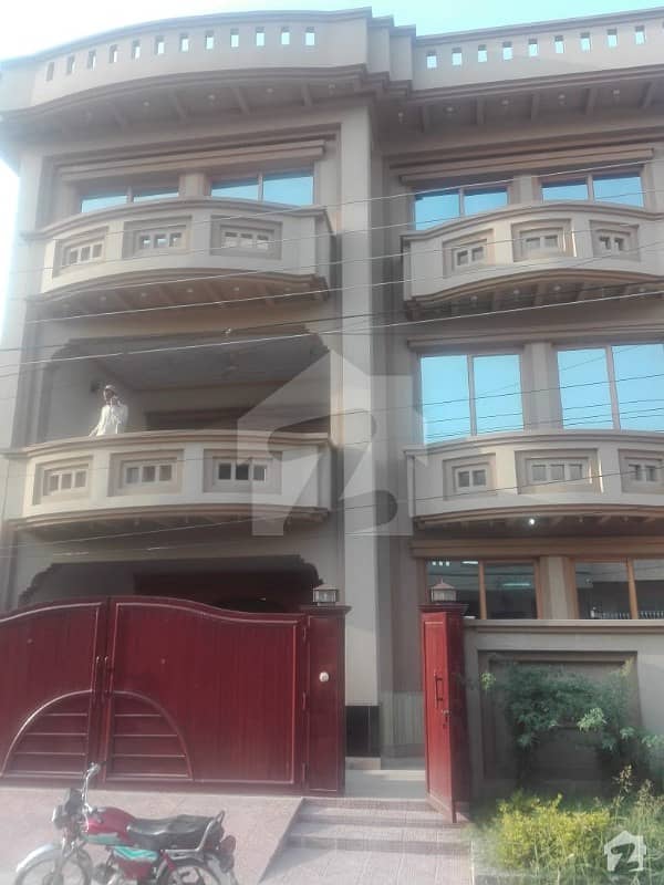 سوان گارڈن اسلام آباد میں 5 کمروں کا 10 مرلہ مکان 1.5 کروڑ میں برائے فروخت۔