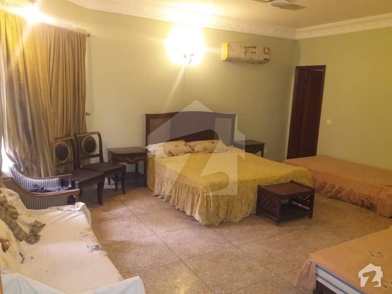 ڈی ایچ اے فیز 2 ڈیفنس (ڈی ایچ اے) لاہور میں 6 کمروں کا 2 کنال مکان 7.25 کروڑ میں برائے فروخت۔