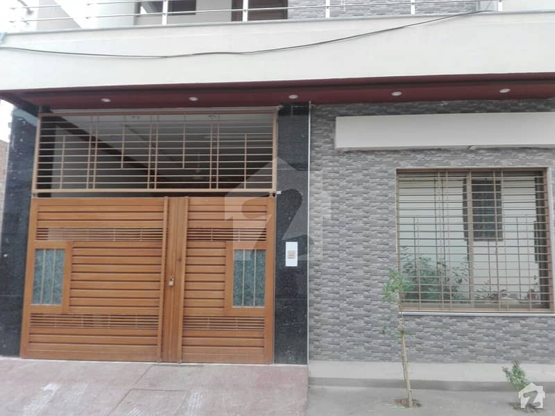 گرین ٹاؤن فیصل آباد میں 4 کمروں کا 4 مرلہ مکان 1.1 کروڑ میں برائے فروخت۔