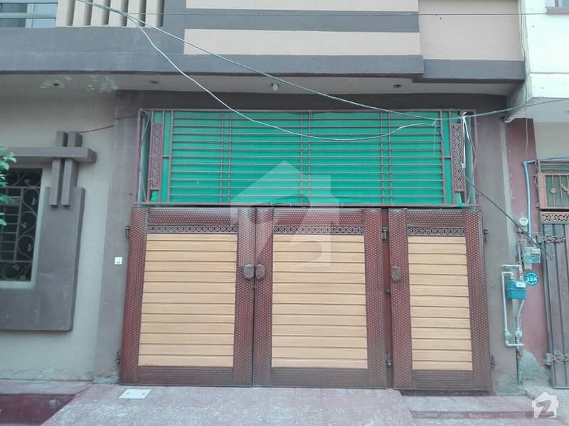 گرین ٹاؤن فیصل آباد میں 5 کمروں کا 5 مرلہ مکان 1 کروڑ میں برائے فروخت۔