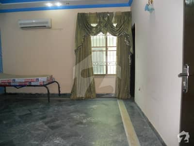 گارڈن ٹاؤن - طارق بلاک گارڈن ٹاؤن لاہور میں 4 کمروں کا 10 مرلہ مکان 2. 25 کروڑ میں برائے فروخت۔ گارڈن ٹاؤن - طارق بلاک گارڈن ٹاؤن لاہور میں 4 کمروں کا 10 مرلہ مکان 2. 25 کروڑ میں برائے فروخت۔