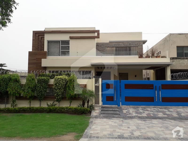 1 KANAL BEAUTIFUL HOUSE FOR RENT