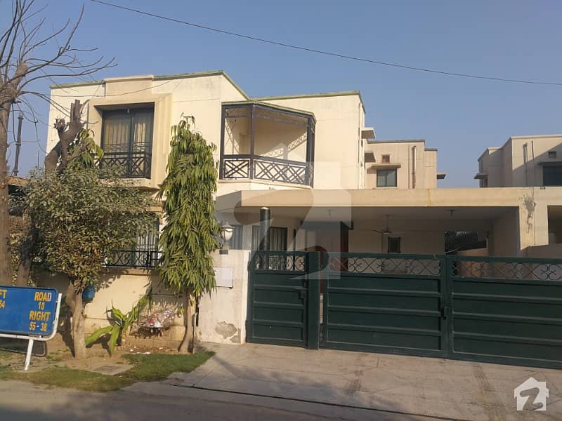 ایڈن کینال ولاز ایڈن لاہور میں 4 کمروں کا 15 مرلہ مکان 2.7 کروڑ میں برائے فروخت۔