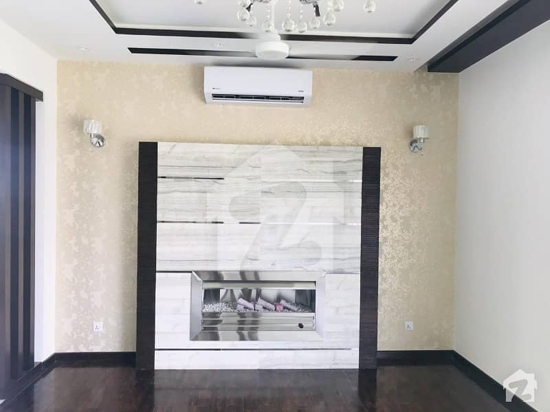 Luxurious 1 Kanal Upper Portion House For Rent In Dha Phase 4 Lahore