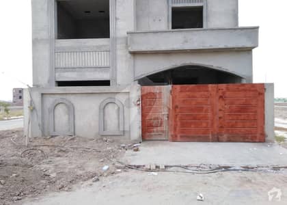 Well-Built House Available in Good Location Well-Built House Available in Good Location