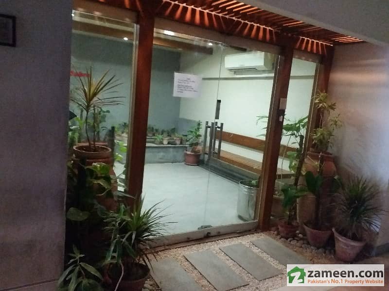 Land Mark Plaza 2200 Sq-ft Semi Furnished Office Space On Rent In II Chundrigar Road Karachi