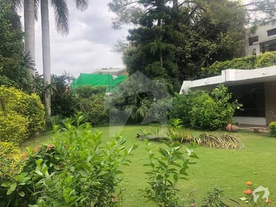 Beautiful Triple Unit Corner House With Green Extra Land Beautiful Triple Unit Corner House With Green Extra Land