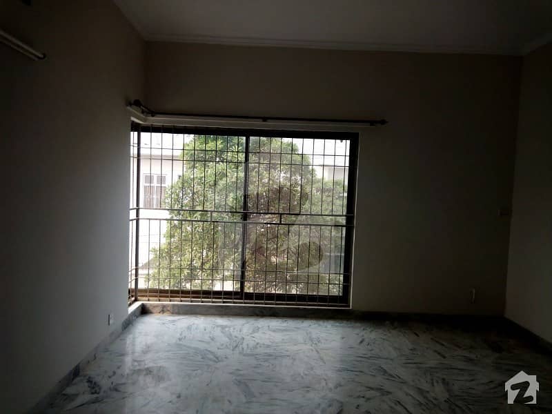 1 kanal full house in dha phase 3 near sheeba park hot location