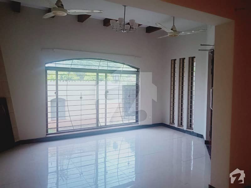 10 Marla Ideal Location House For Rent