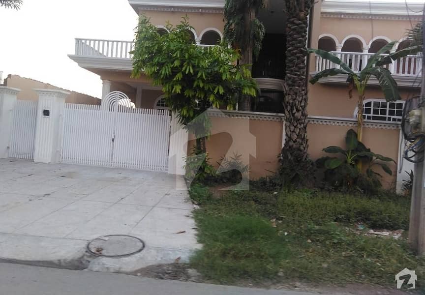 1 Kanal Well Maintained House Is Available For Sale