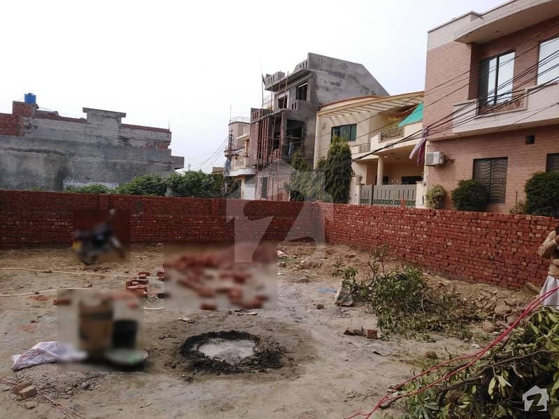 خیبر کالونی ہربنس پورہ ہربنس پورہ لاہور میں 10 مرلہ رہائشی پلاٹ 1.25 کروڑ میں برائے فروخت۔