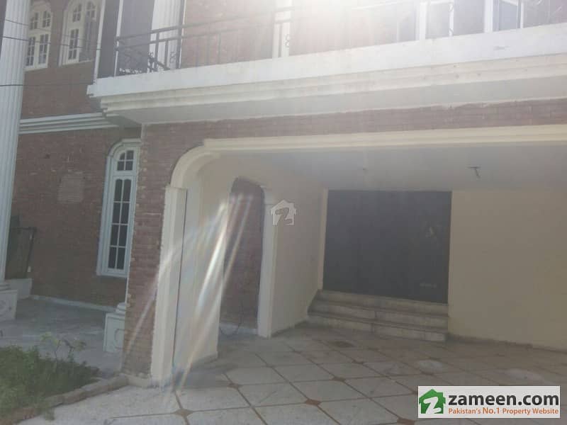 12 Marla Upper Portion Is Available For Rent In Gulburg Jail Road Lahore