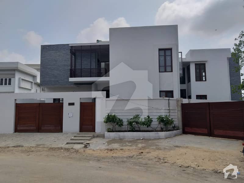 In Kda Near Shara  E Faisal 500 Sq Yards Bungalow Brand New 5 Bed Rooms With Basement