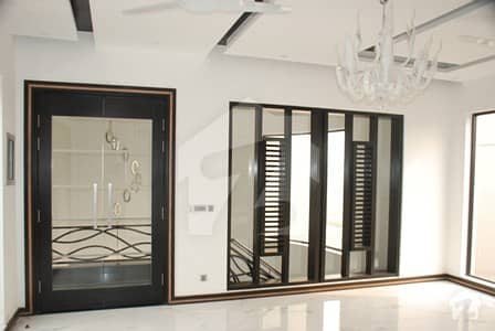 01 Kanal Brand New  Mazher Munir Designee Upper  Portion Facing Park  For Rent In Dha Phase 4 3 Bed Room