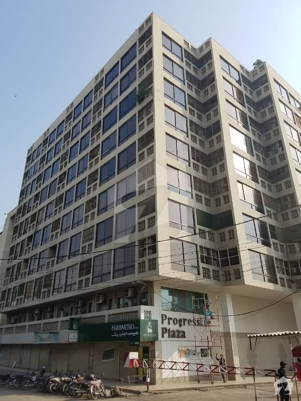 سوِل لائنز کراچی میں 1 کمرے کا 10 مرلہ دفتر 5 کروڑ میں برائے فروخت۔