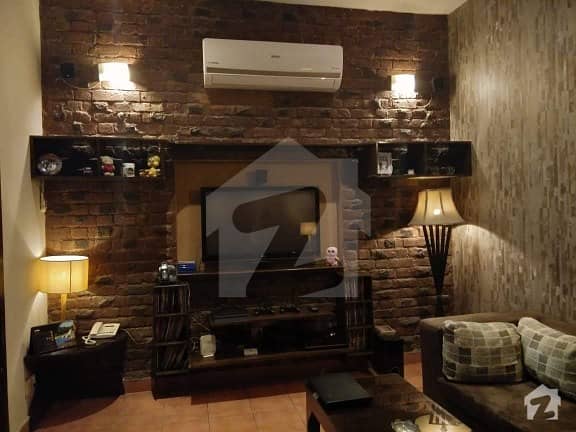 بحریہ ٹاؤن سیکٹرڈی بحریہ ٹاؤن لاہور میں 3 کمروں کا 10 مرلہ مکان 1. 35 کروڑ میں برائے فروخت۔