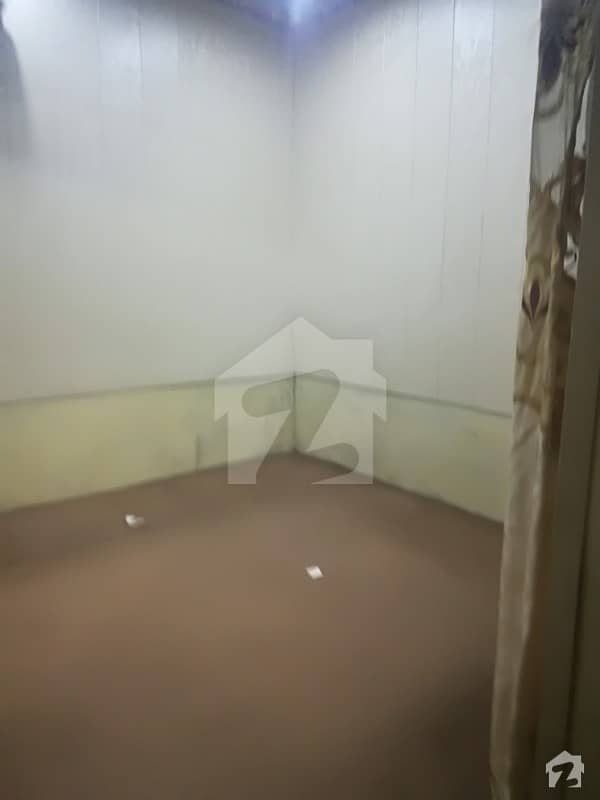 Room for rent in gulberg ll near by main market bachular and also available