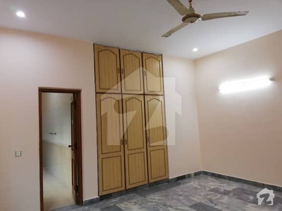 ڈی ایچ اے فیز 2 ڈیفنس (ڈی ایچ اے) لاہور میں 3 کمروں کا 1 کنال بالائی پورشن 45 ہزار میں کرایہ پر دستیاب ہے۔