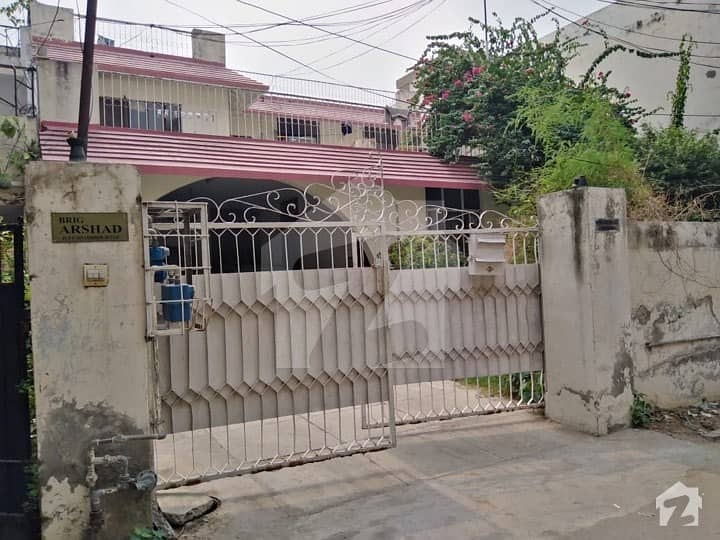 01 Kanal 05 Bed Old House For Sale In Alla-ud-Din Road Main Cantt On Sale Near Zakir Tikka With 50 Ft Front
