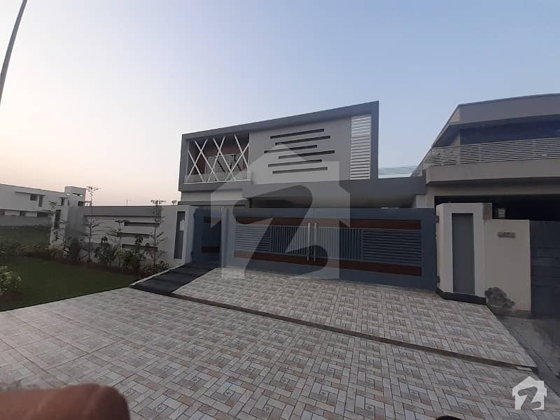 One Kanal Brand New Beautiful Bungalow For Rent