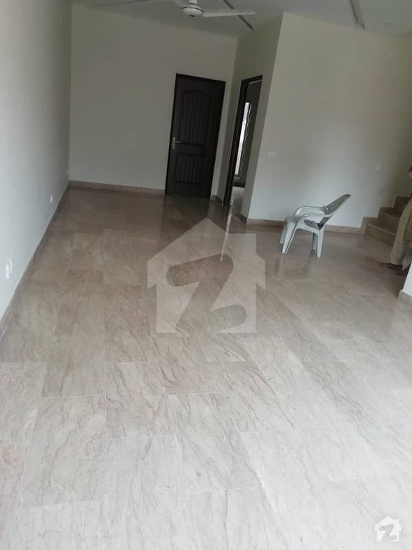 Brand new luxury 100 %original picture 6 marla house for rent in available and gas and electricity and park and Lgs school other facilities and play ground in available near ring rode near phase 5dha and sarvet rooms