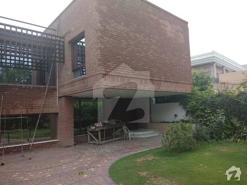 گارڈن ٹاؤن لاہور میں 5 کمروں کا 1.15 کنال مکان 5.5 کروڑ میں برائے فروخت۔