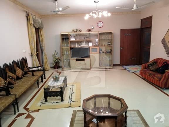 نارتھ ناظم آباد ۔ بلاک بی نارتھ ناظم آباد کراچی میں 7 کمروں کا 1.5 کنال مکان 7.5 کروڑ میں برائے فروخت۔