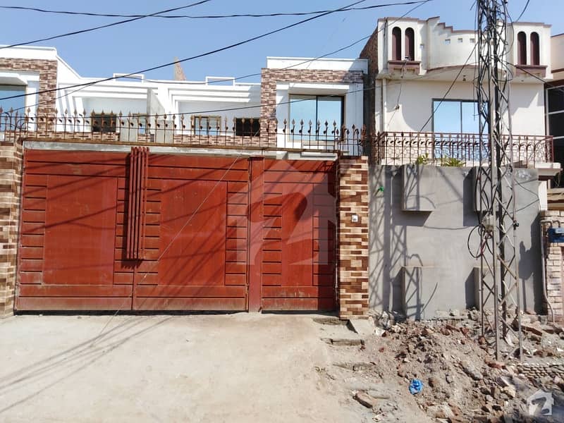 نشیمن کالونی ملتان میں 4 کمروں کا 10 مرلہ مکان 1.2 کروڑ میں برائے فروخت۔