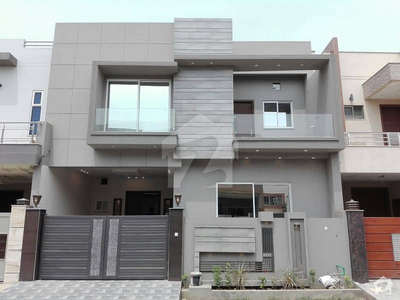 A Beautifully Built House At Good Location A Beautifully Built House At Good Location