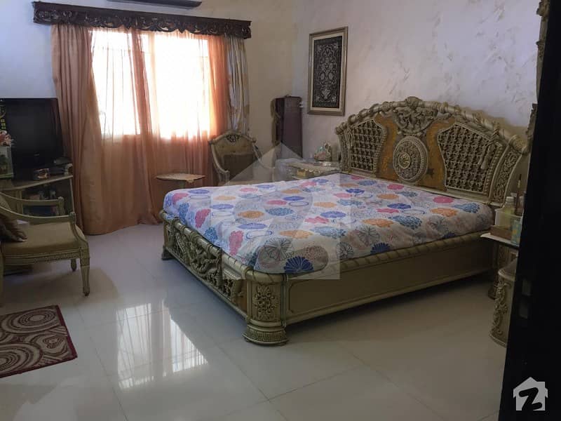 باتھ آئی لینڈ کراچی میں 6 کمروں کا 13 مرلہ مکان 6.35 کروڑ میں برائے فروخت۔