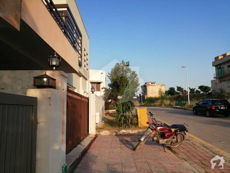 Very Beautiful Prime Location 5 Marla Double Storey For Sale Very Beautiful Prime Location 5 Marla Double Storey For Sale
