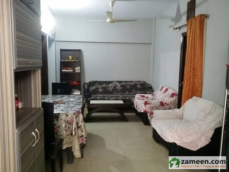 Tariq Road - 2300 Square Feet 3 Bedrooms Flat For Sale