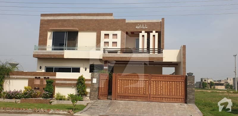 آئی ای پی انجنیئرز ٹاؤن ۔ بلاک ای 4 آئی ای پی انجنیئرز ٹاؤن ۔ سیکٹر اے آئی ای پی انجینئرز ٹاؤن لاہور میں 5 کمروں کا 1 کنال مکان 3.2 کروڑ میں برائے فروخت۔