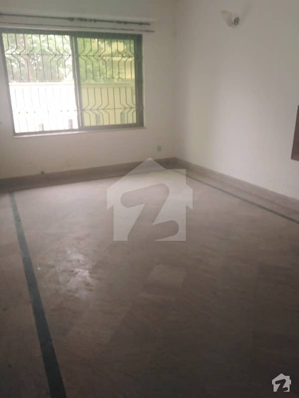 Allama Iqbal Town Lower Portion For Rent Prime Location 2 Bedroom With Attached Washroom Tv Launch Drawing Room Kitchen Car Parking