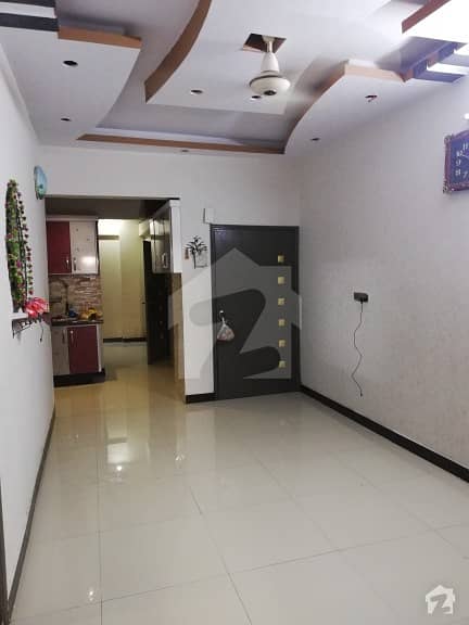 شکارپور کالونی جمشید ٹاؤن کراچی میں 3 کمروں کا 5 مرلہ فلیٹ 1.55 کروڑ میں برائے فروخت۔