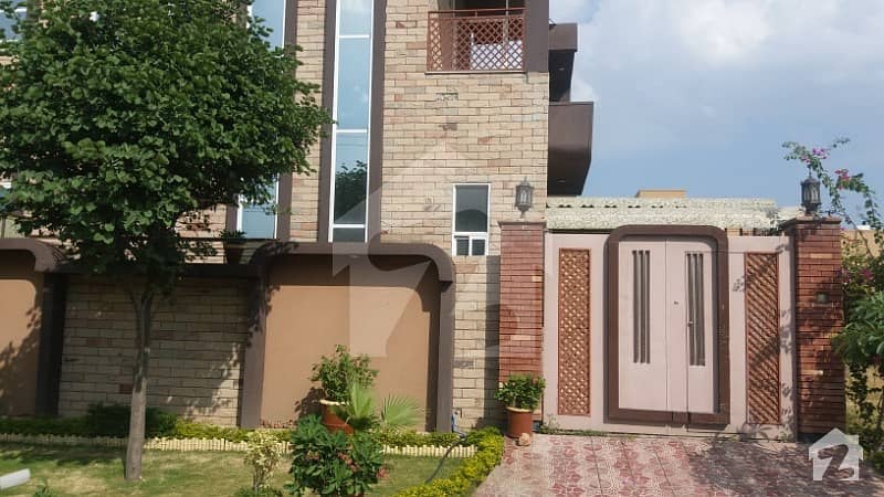 hayatabad phase7 E4 upper portion VIP location 4room 4bathroom hayatabad phase7 E4 upper portion VIP location 4room 4bathroom