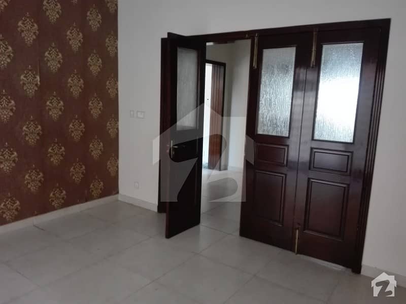 Beautiful 10 Marla 3 Beds Upper Portion Available For Rent In DHA Phase 8 M Block
