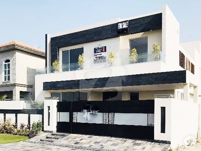 ROYAL PALACE STUNNING 15 Marla 5 Beds Cottage Available For Sale In Bahria Town