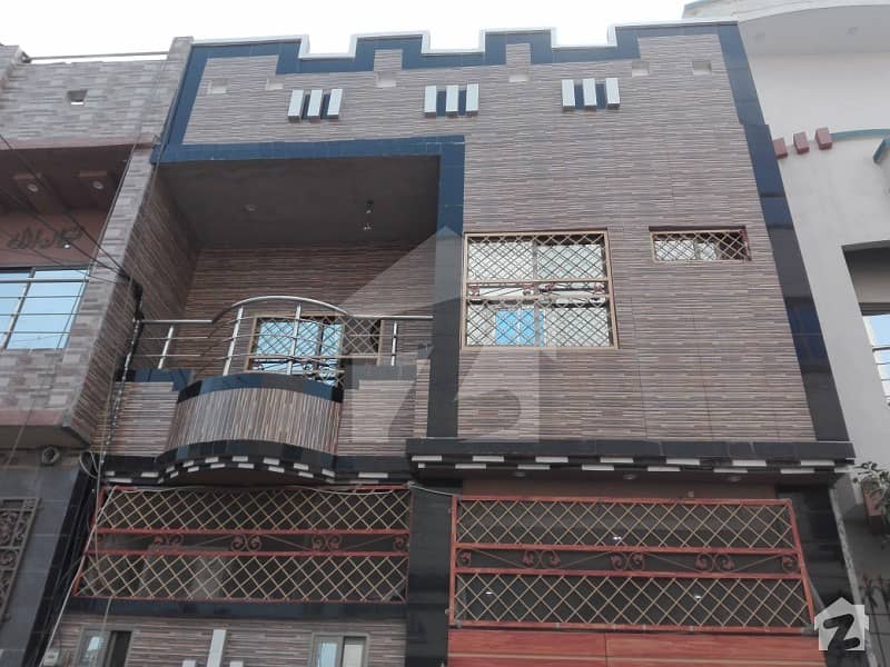 لائل پور گارڈن فیصل آباد میں 5 کمروں کا 4 مرلہ مکان 1.1 کروڑ میں برائے فروخت۔