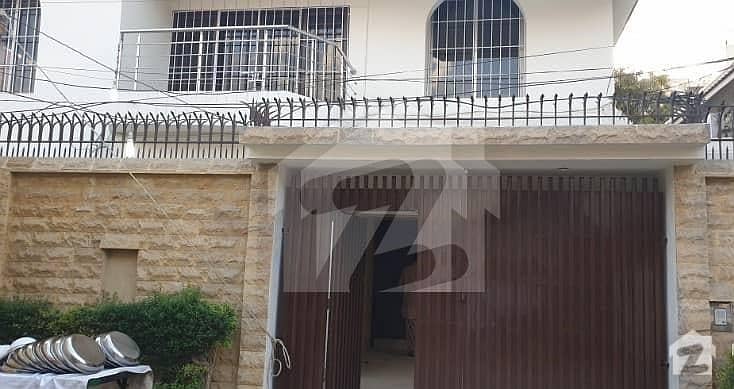 Town House Boundary Wall Fully Renovated Excellent Condition For Rent Clifton Block 9