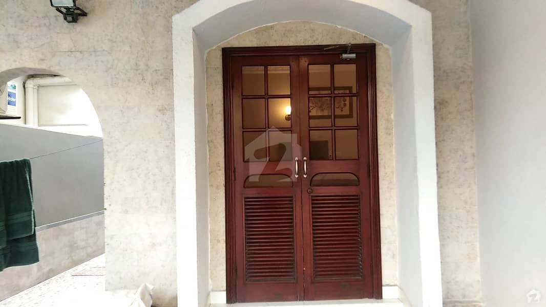 Beautiful 4 Bedrooms 300 Square Yards Bungalow Is Available For Sale In Phase 4 DHA