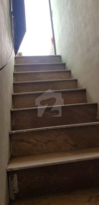 allama iqbal town 5.5 marla house for sale