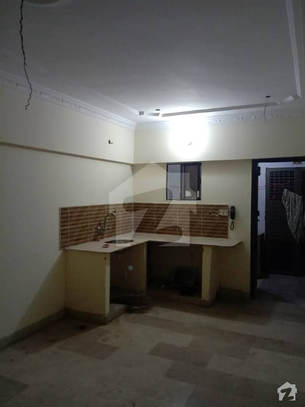 نارتھ کراچی ۔ سیکٹر 11اے نارتھ کراچی کراچی میں 4 کمروں کا 4 مرلہ فلیٹ 50 لاکھ میں برائے فروخت۔