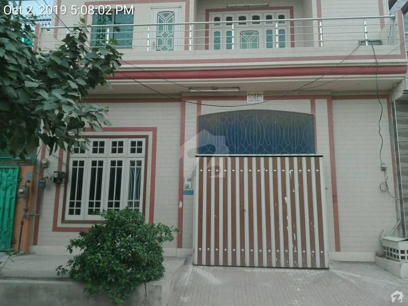 ملت ٹاؤن فیصل آباد میں 5 کمروں کا 5 مرلہ مکان 90 لاکھ میں برائے فروخت۔