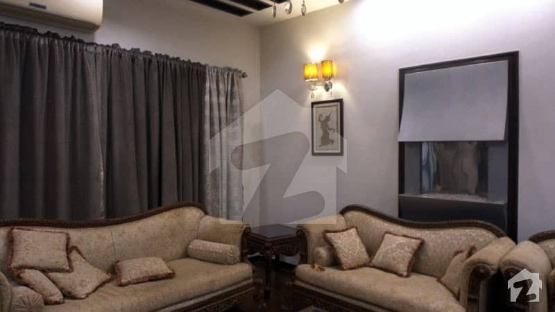 ڈی ایچ اے فیز 5 - بلاک ڈی فیز 5 ڈیفنس (ڈی ایچ اے) لاہور میں 4 کمروں کا 12 مرلہ مکان 3.4 کروڑ میں برائے فروخت۔