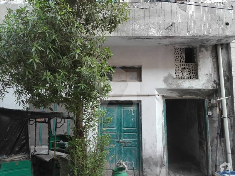 گلستان کالونی نمبر 1 فیصل آباد میں 2 کمروں کا 3 مرلہ مکان 49 لاکھ میں برائے فروخت۔