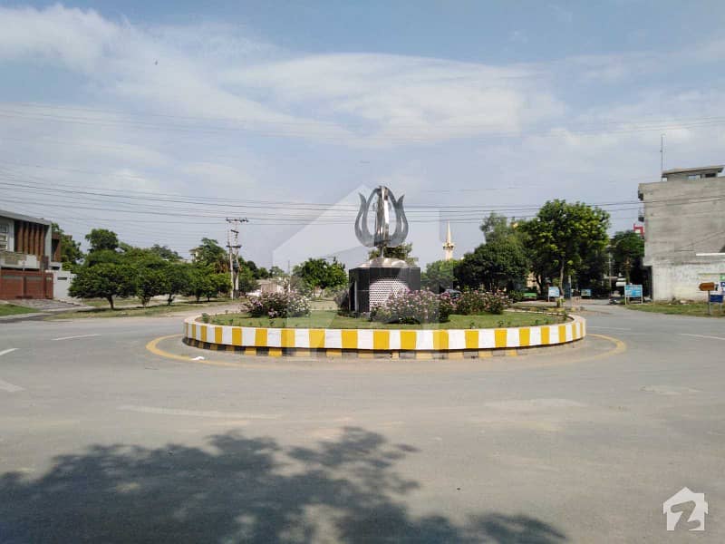 Double Storey Old House For Sale In Lahore Canal Bank Society B Block