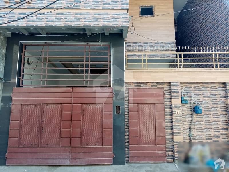 گل بہار کالونی فیصل آباد میں 6 مرلہ مکان 1. 4 کروڑ میں برائے فروخت۔