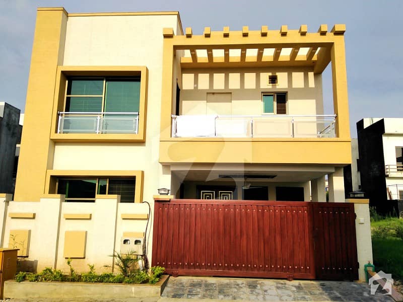 OUTSTANDING BRAND NEW 7 MARLA HOUSE FOR SALE